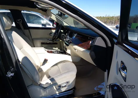 2013 Rolls-Royce Ghost z USA, uszkodzony, nr VIN SCA664L57DUX65932